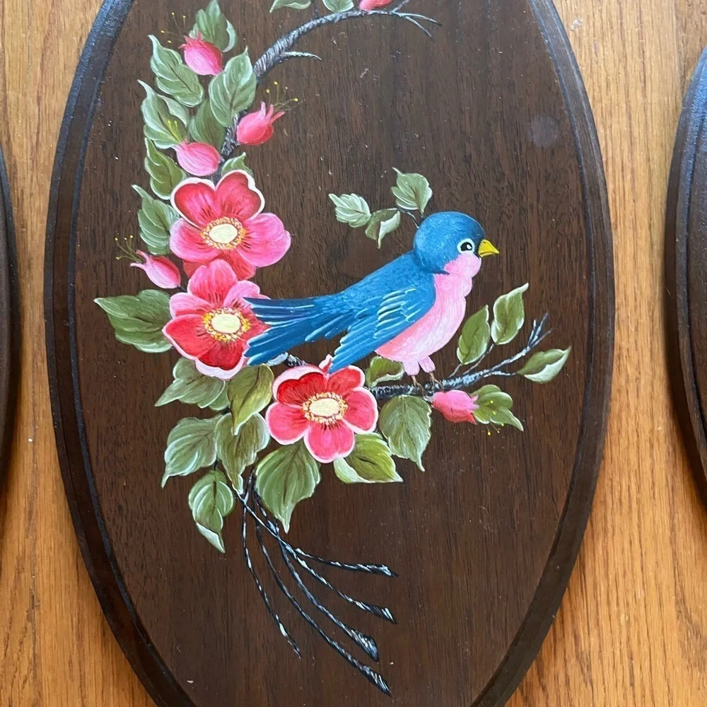 Floral and Bird Wall Art Plaques oval shape set of 4. Vintage